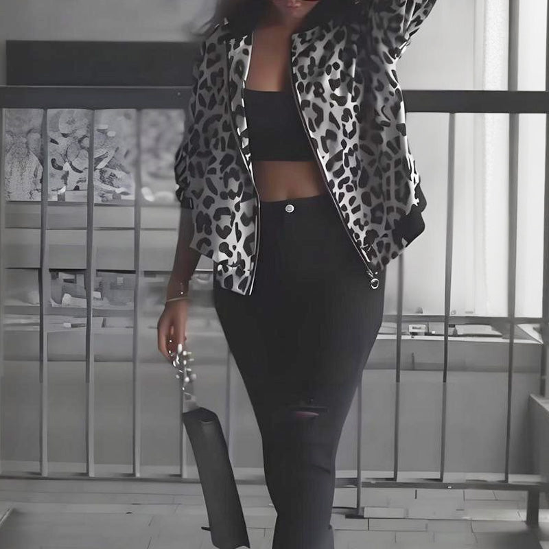 Giacca da donna di tendenza con stampa leopardat